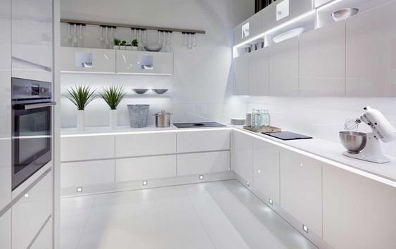کابینت های گلاس اکلیلی