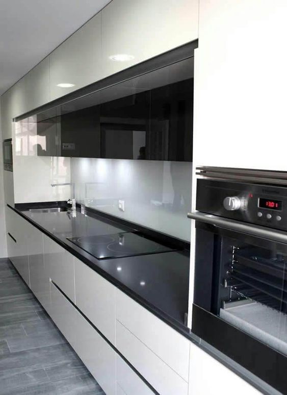 کابینت هایگلاس اکلیلی