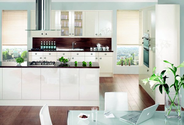 زرد شدن کابینت های گلاس سفید